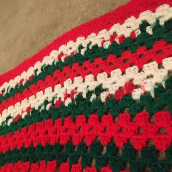 VTG Handmade Crochet Granny Square Blanket Green Red White Yellow Cottagecore - Picture 8 of 10
